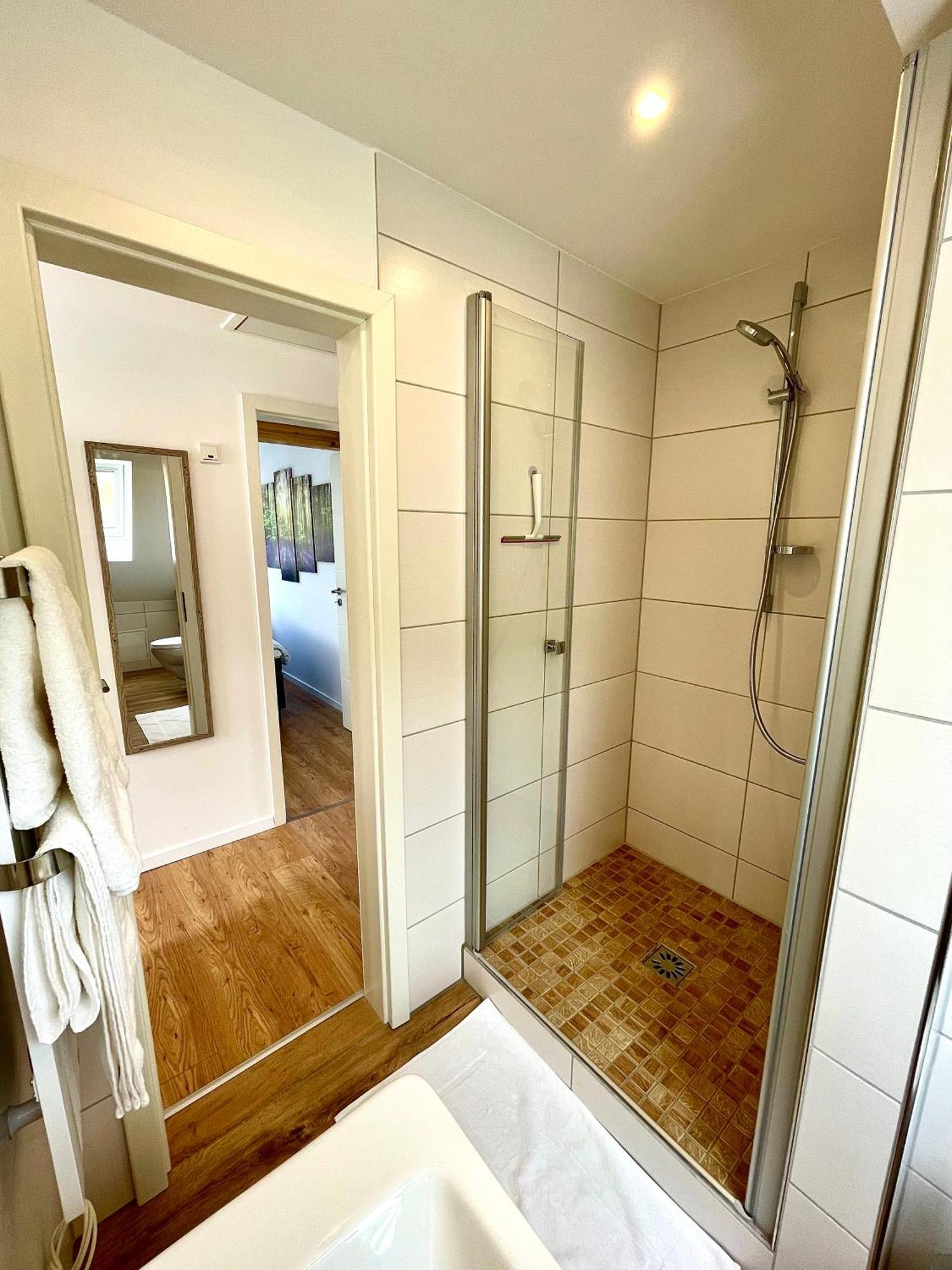 Sky Apartment, Blick Zur Mosel, Grosser Balkon, Kaffeemaschine, Smart Tv Zell Buitenkant foto