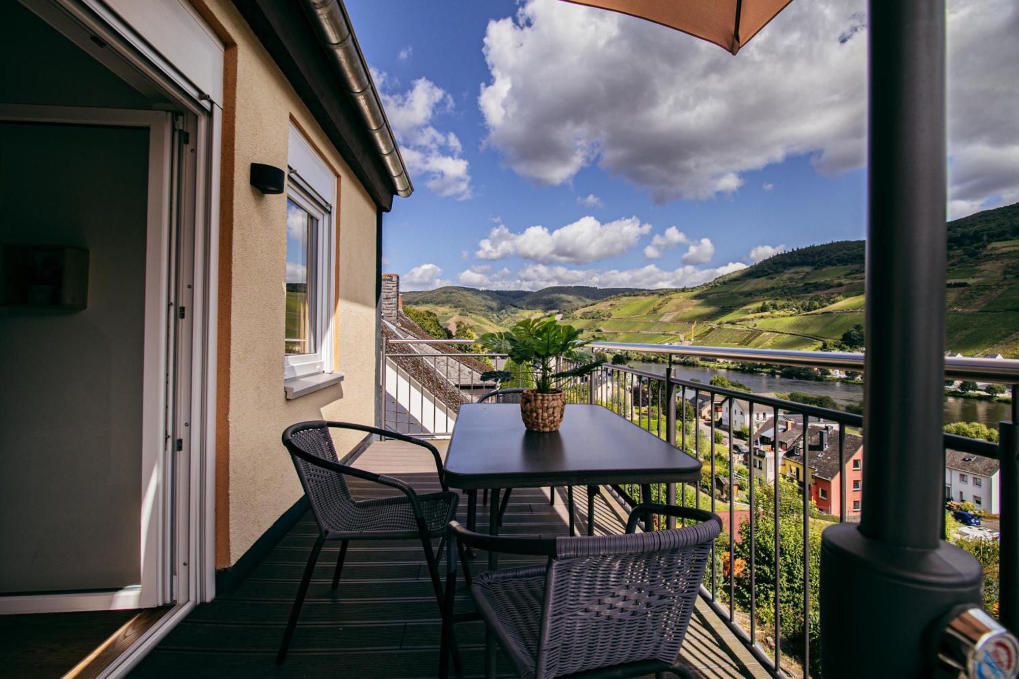 Sky Apartment, Blick Zur Mosel, Grosser Balkon, Kaffeemaschine, Smart Tv Zell Buitenkant foto